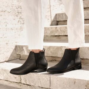 NISOLO Size 9 Womens Boots Chelsea Commuter Booties Black Leather Shoe New